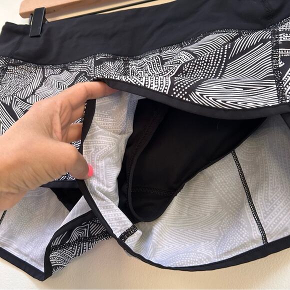Lululemon Speed Short Dottie Tribe White Black / Black Running Jogging size 6 - Picture 7 of 11
